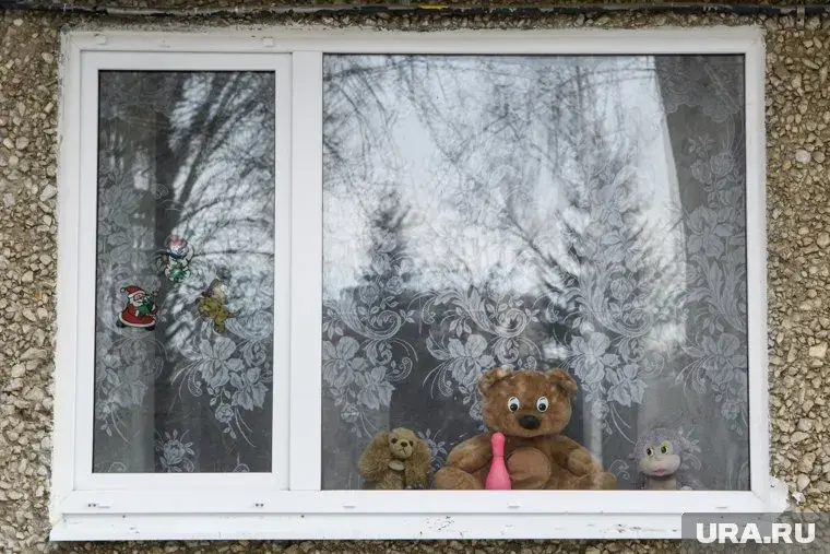 Мужчина заплатит штраф в 10000 руб. за курение на своем балконе