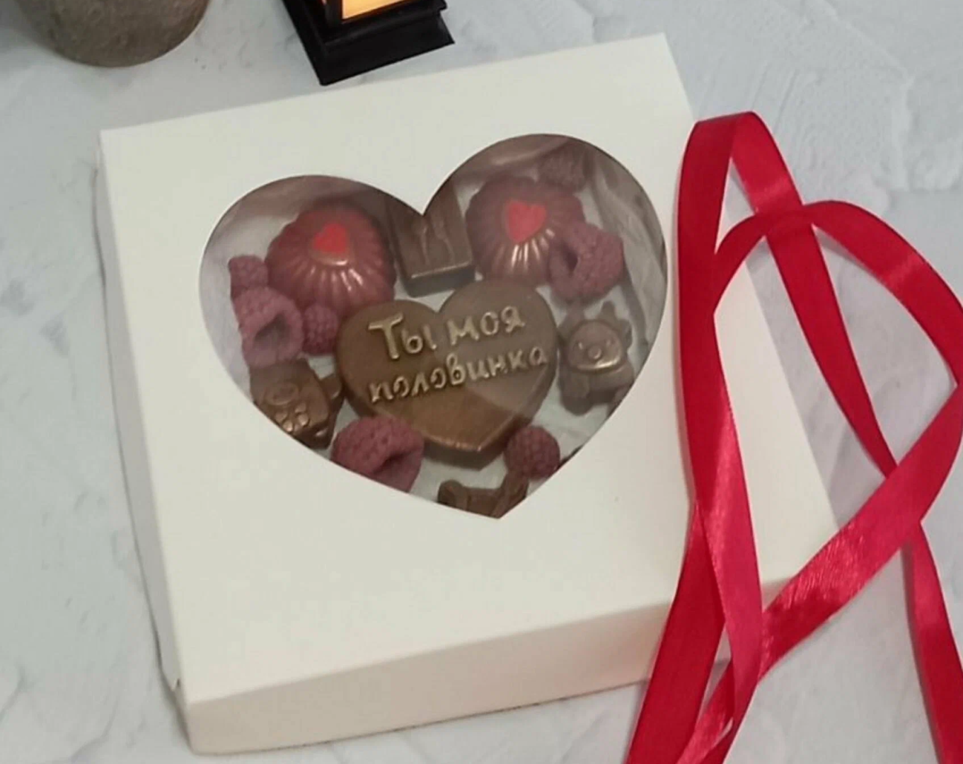 Купить kinder сюрприз в виде сердечка.