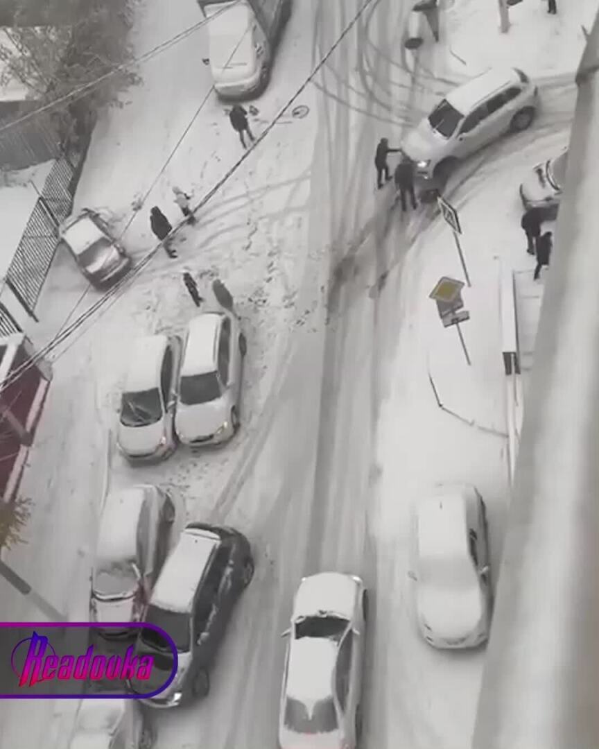 Снежный хаос: День жестянщика объявлен открытым! У вас тоже день жестянщика ?