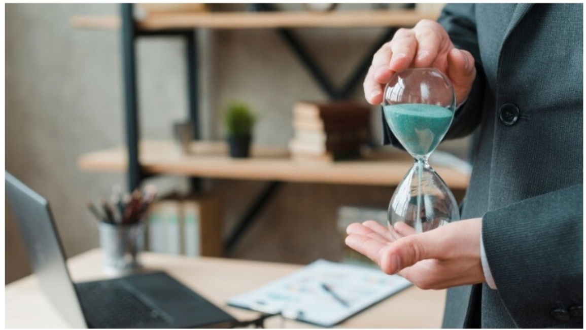 Слишком много «развелось»? Правительство к 1 июля 2025 года готовит план по сокращению штатных мест на 10% для госслужащих