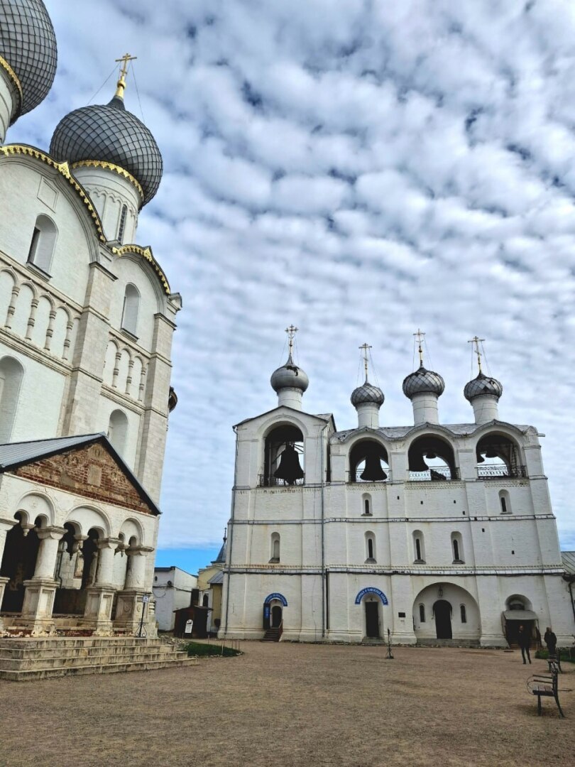 Прогулка внутри стен Ростовского кремля