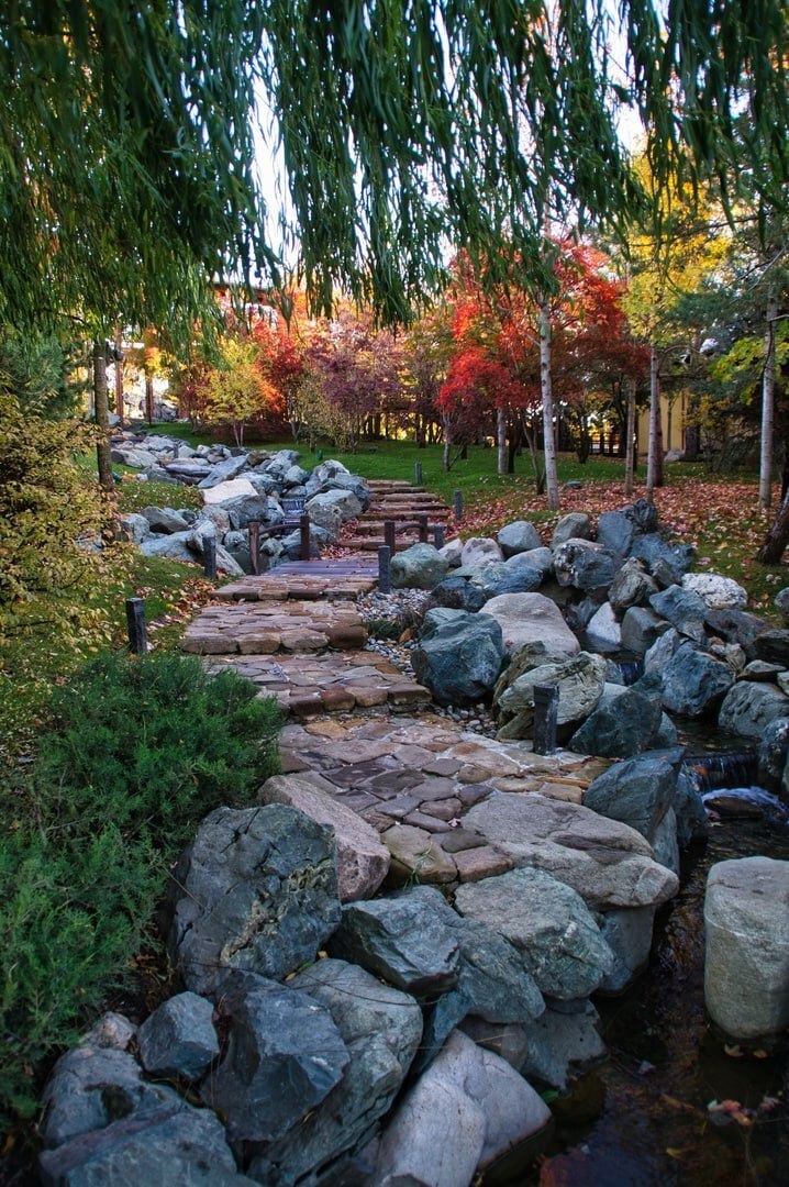 Японский сад в парке Краснодара: Необычный антураж и буйство красок!