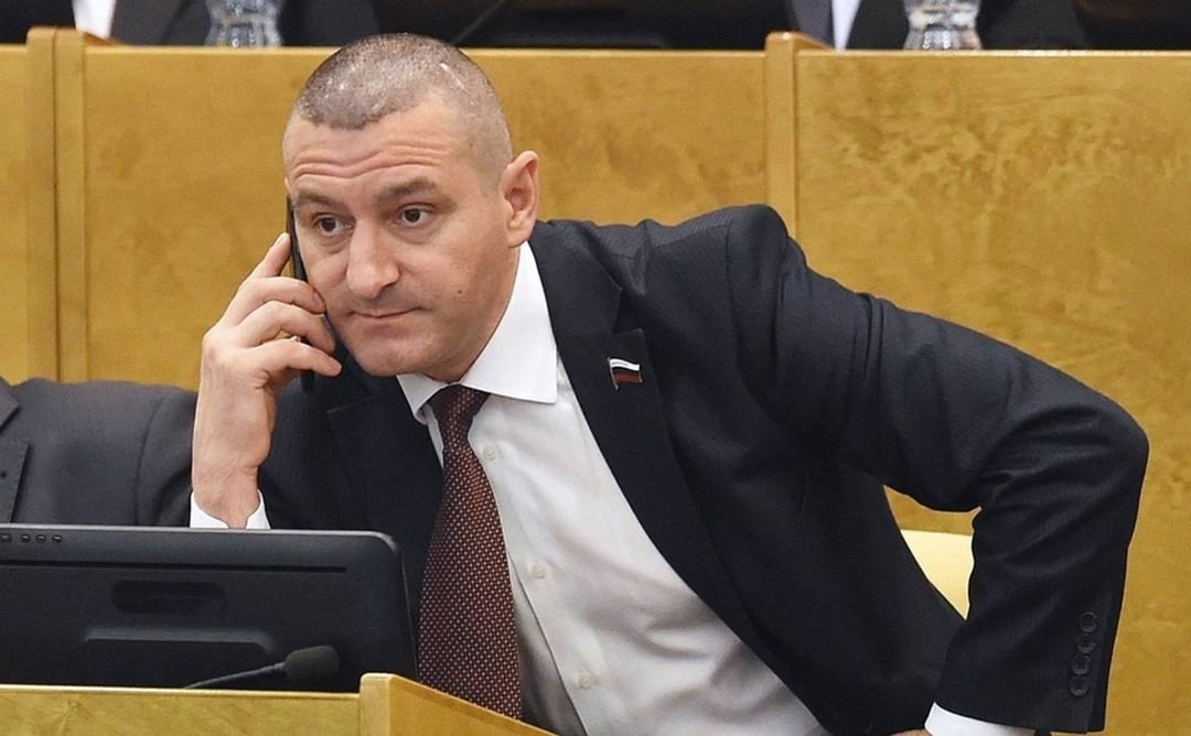 "Пока рожалка работает" - депутат объяснил свое неудачное высказывание и призвал задуматься о демографии