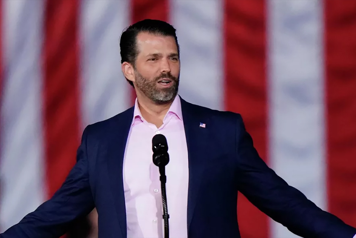 Сын Трампа эмоционально отреагировал на новость о поддержке Украины! Он назвал тех, кто поддерживает это решение, «имбецилами»