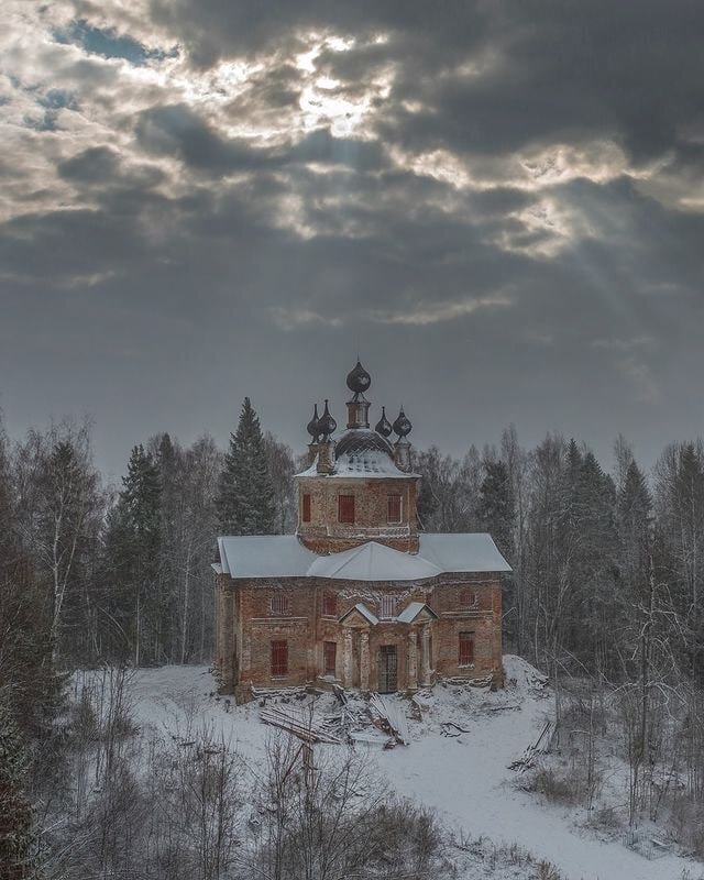 Храмовый комплекс погоста Высоко в Солигаличском районе Костромской области
