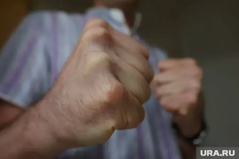 Новые "граждане России" за непонравившийся взгляд избили участника СВО