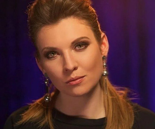 Ты не представляешь, кто куратор телеведущей Ольги Скабеевой? Это интересно!