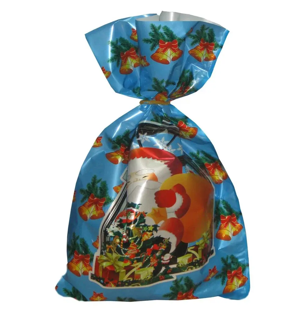 Слово "подарок "означает "дать или поднести безвозмездно", а не "требую" или "мне положено" .Подарки вашим детям от работодателя .