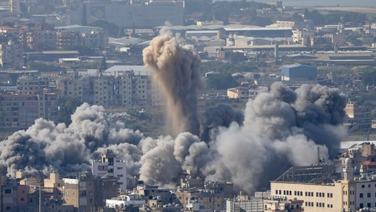 Израильский авиаудар в центре Бейрута на фоне продолжающегося наступления на «Хезболлу»