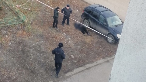 Трагедия на дороге: стрельба в Марксе унесла жизнь одного человека и ранила другого