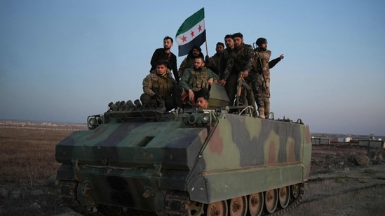 Президент Сирии Асад в сложном положении. Повстанцы приближаются, более 300 их них убиты