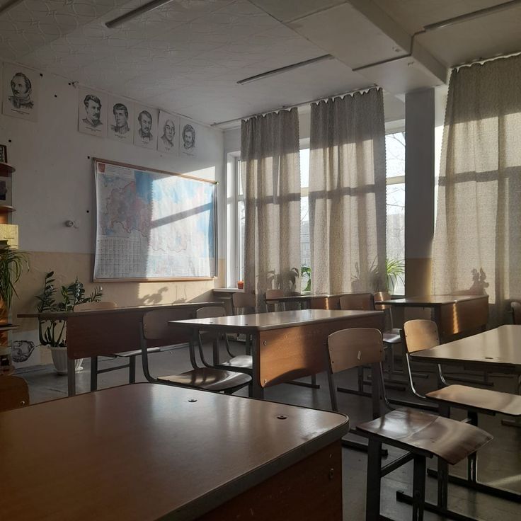 После звонка о террористической угрозе ученики забаррикадировались в классах