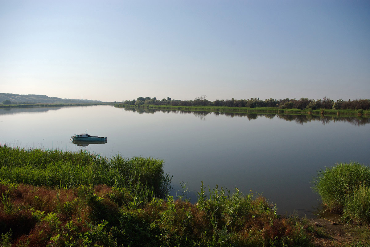 В каком месте в Ростовской области может быть налог на землю всего 200 рублей в год за 12 или 20 соток кажется? Вроде земля населенных пунктов что ли?