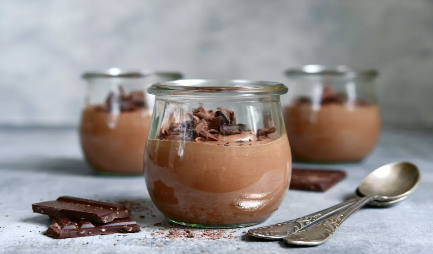 Воздушность и легкость: Pantone объявил цвет 2025 года – это шоколадный мусс