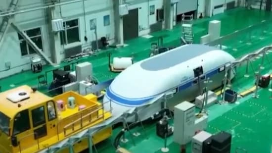 Китайский поезд на магнитной подушке будет летать по туннелю со скоростью 1000 км в час — это быстрее самолета