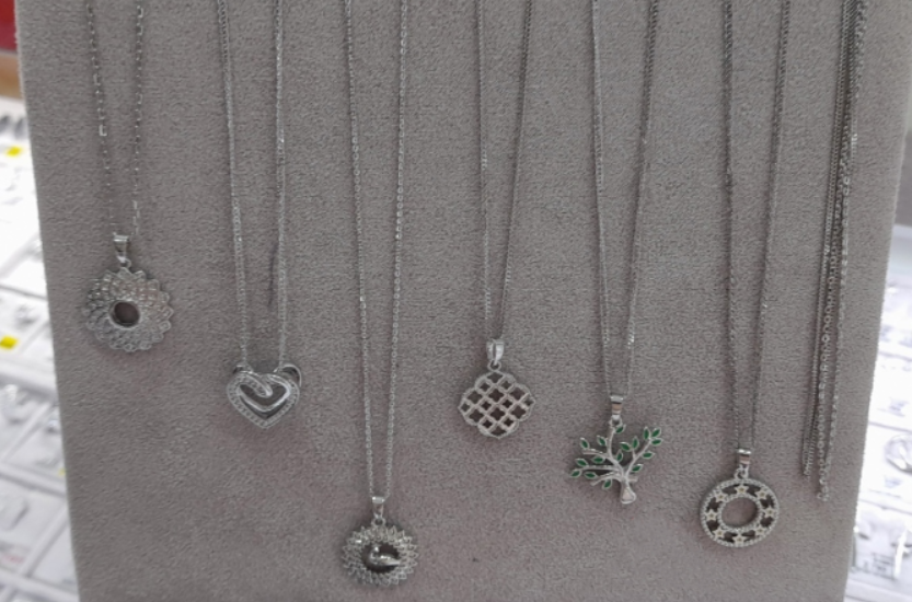 В Sunlight новые бесплатные подвески. Хотелось забрать все!