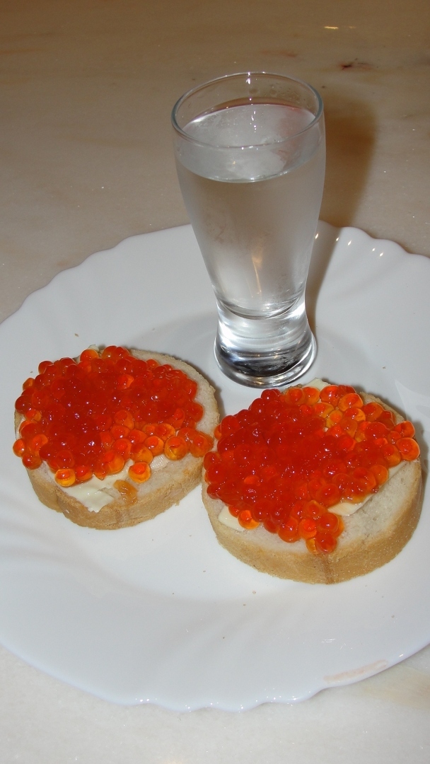 Страсти по «Орешнику». В России хотят выпускать водку под таким названием и не только