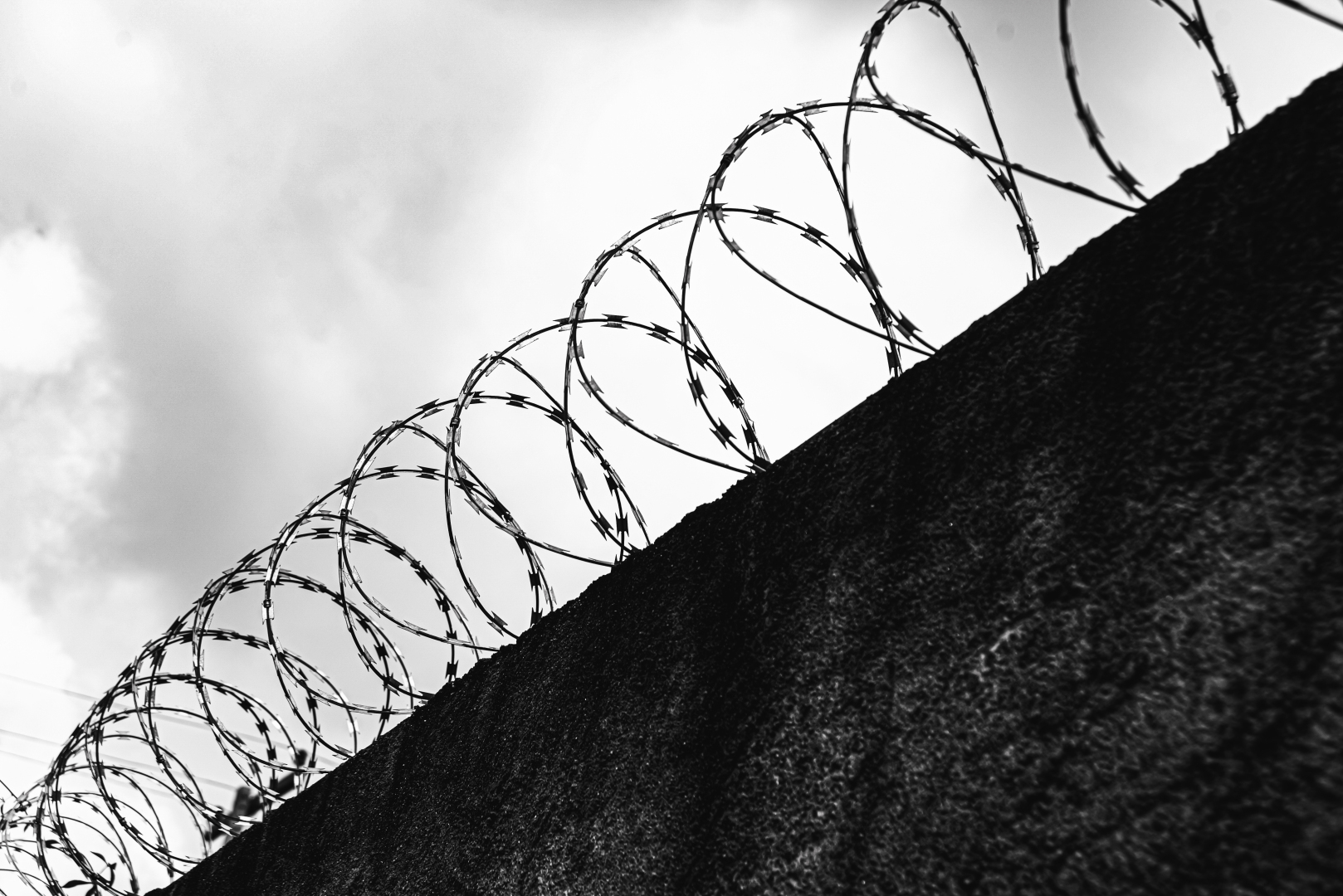 От 8 до 9 лет. Участники антисемитских беспорядков в аэропорту Махачкалы получили реальные сроки