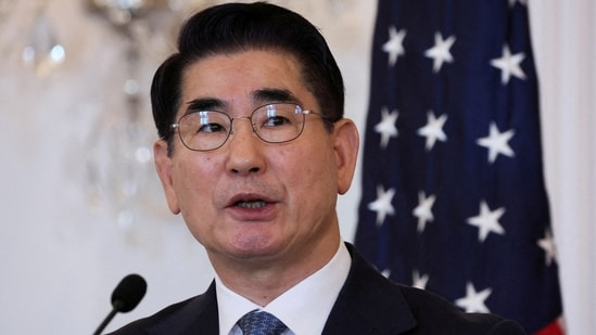 Попытка свести счеты с жизнью министра Южной Кореи с помощью нижнего белья