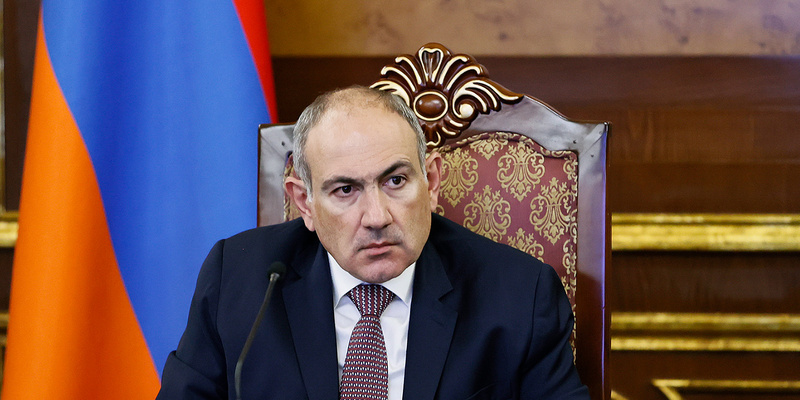 Пашинян Никола оказывается замерзает в резиденции и не может оплатить за отопление