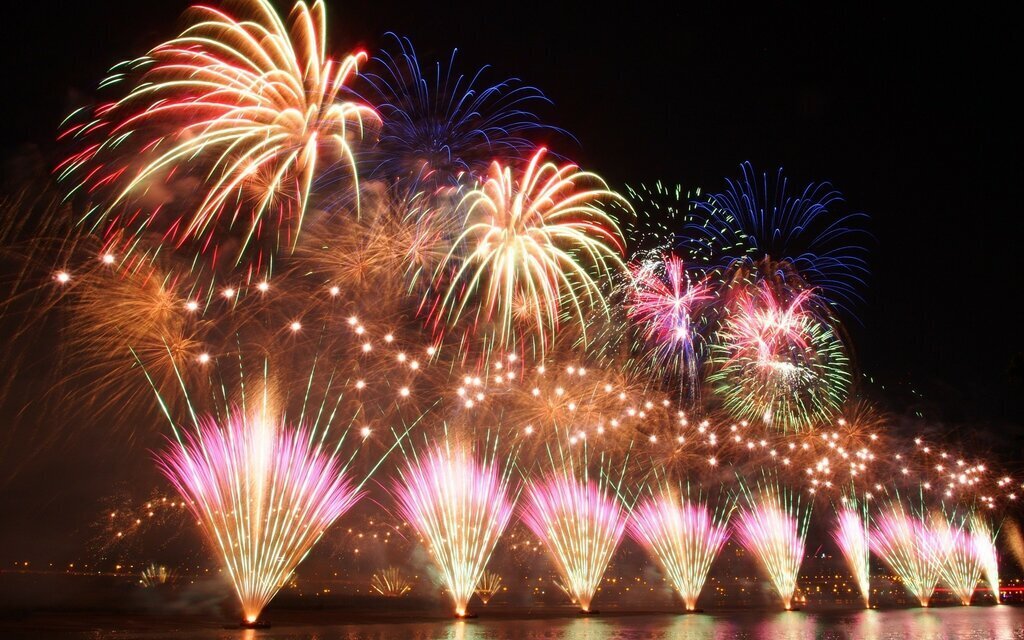 Тишина вместо фейерверков: Россия отказывается от пиротехнических шоу в условиях военной операции