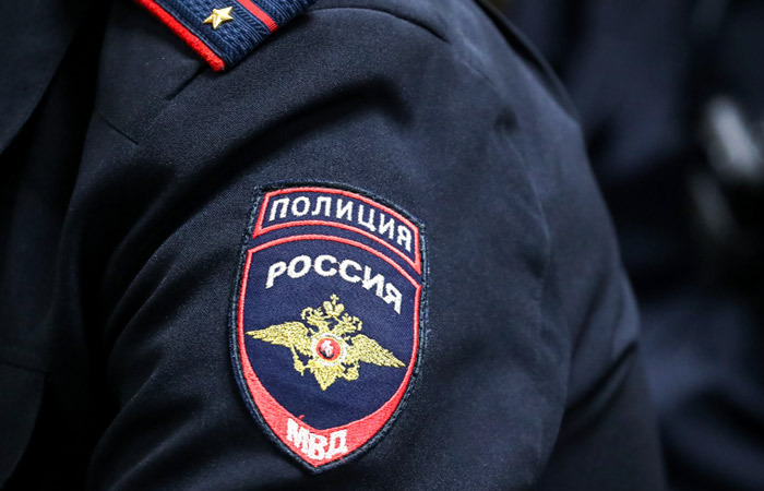 В Красноярске какой-то пьяный мужик избил бабушку 67 лет просто потому, что она не так припарковалась! 😱