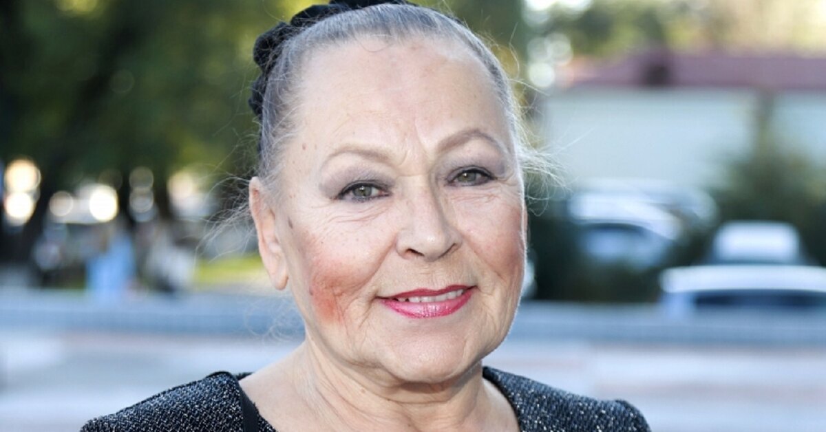 Народная артистка России Раиса Рязанова стала жертвой мошенников. Мошенники довели Рязанову до сердечного приступа, и забрали 4 миллиона рублей.