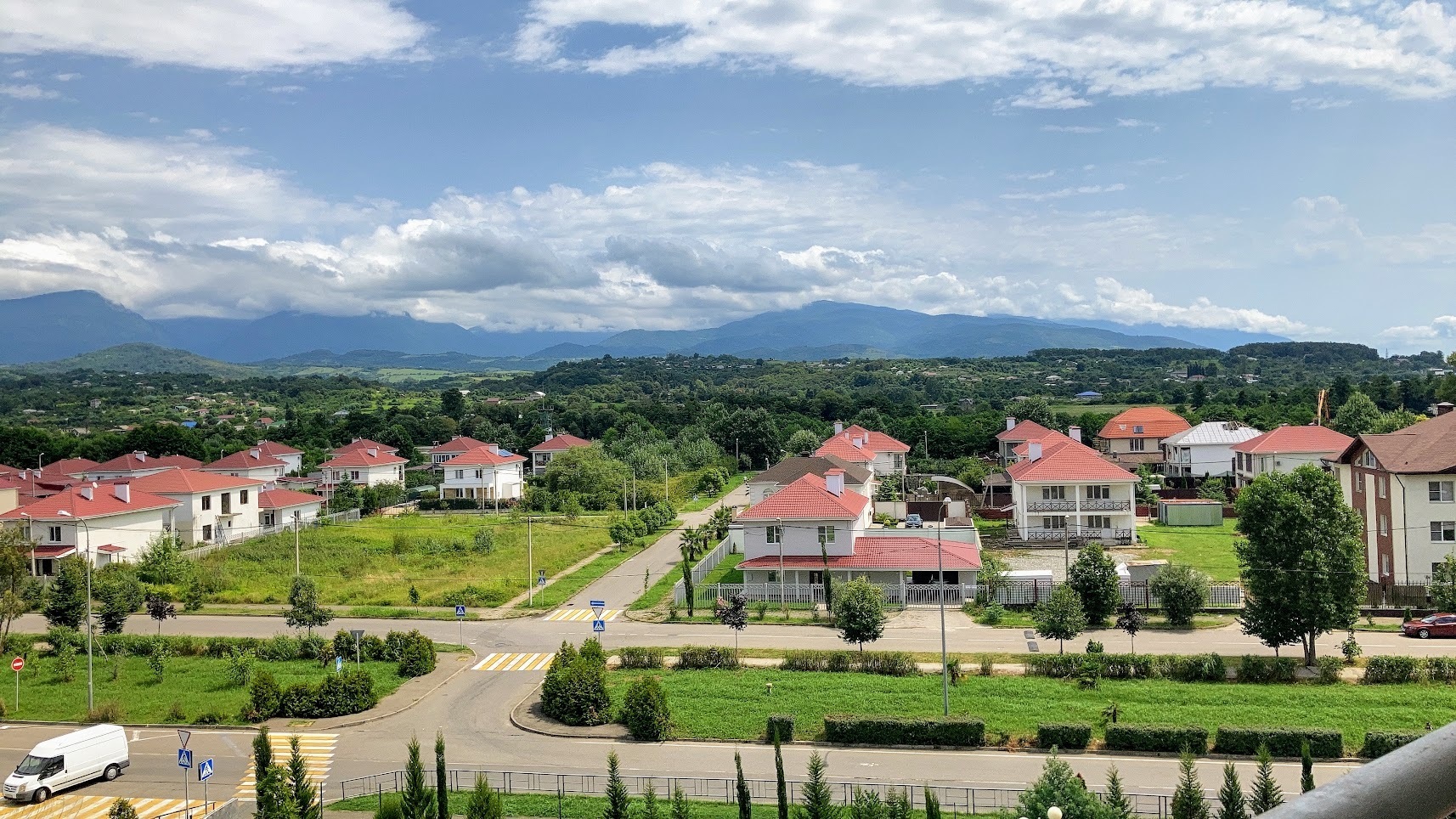 Вкуснейшие хинкали, самый вкусный хачапури, наверное вкуснейший на побережье) Если будете в Сочи, а точнее на Имеретинском курорте, посетите La Luna)