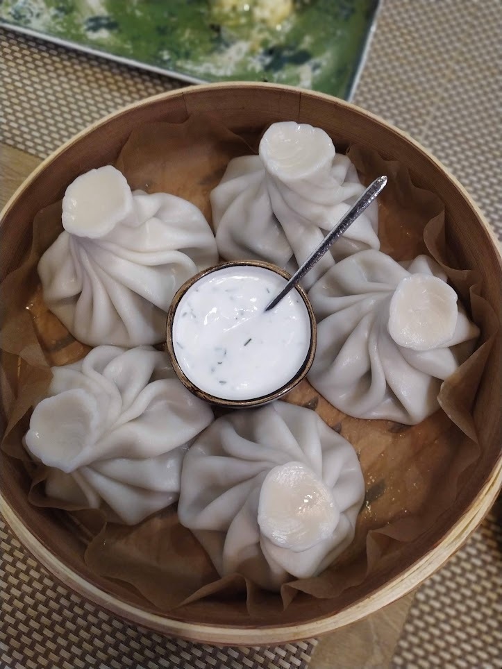 Вкуснейшие хинкали, самый вкусный хачапури, наверное вкуснейший на побережье) Если будете в Сочи, а точнее на Имеретинском курорте, посетите La Luna)