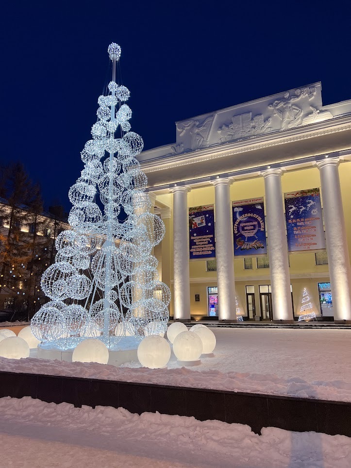 Новогодний Мурманск в фотографиях! Праздничные украшения, ёлки, инсталляции. Для новогоднего настроения!