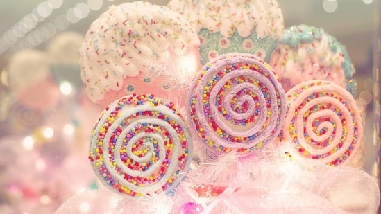 И такое бывает. Канадская студентка сломала челюсть, откусив огромную конфету: «Было очень больно»