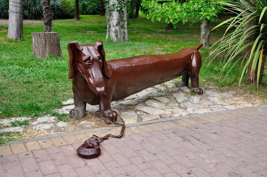 Если соберетесь в Сочи, то загляните в парк Ривьера, особенно если скучаете по временам СССР))