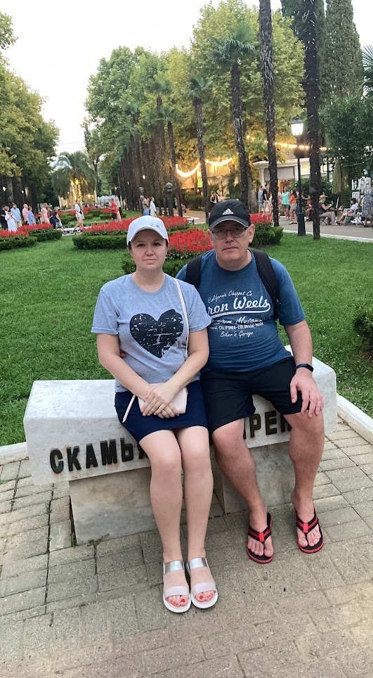 Если соберетесь в Сочи, то загляните в парк Ривьера, особенно если скучаете по временам СССР))