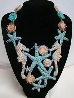 Тренды 2025 года в украшениях: яркие и необычные решения