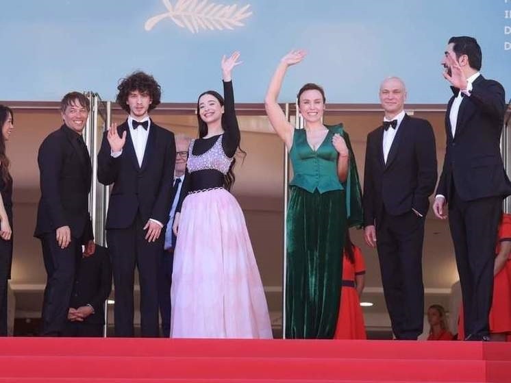 Страсти по «Аноре». Отзыв об американском фильме с российскими героями и актерами призёре Каннского Фестиваля 2024 года