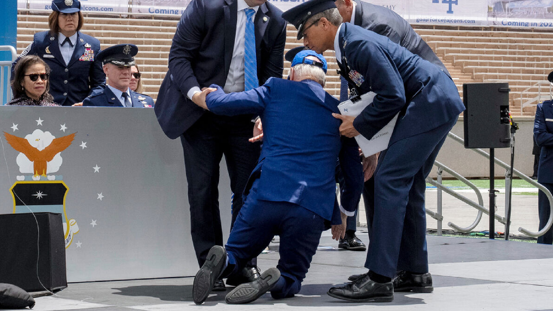 Почти по Пушкину: Родила Наоми в ночь не то сына, не то дочь... – Байден стал прадедушкой