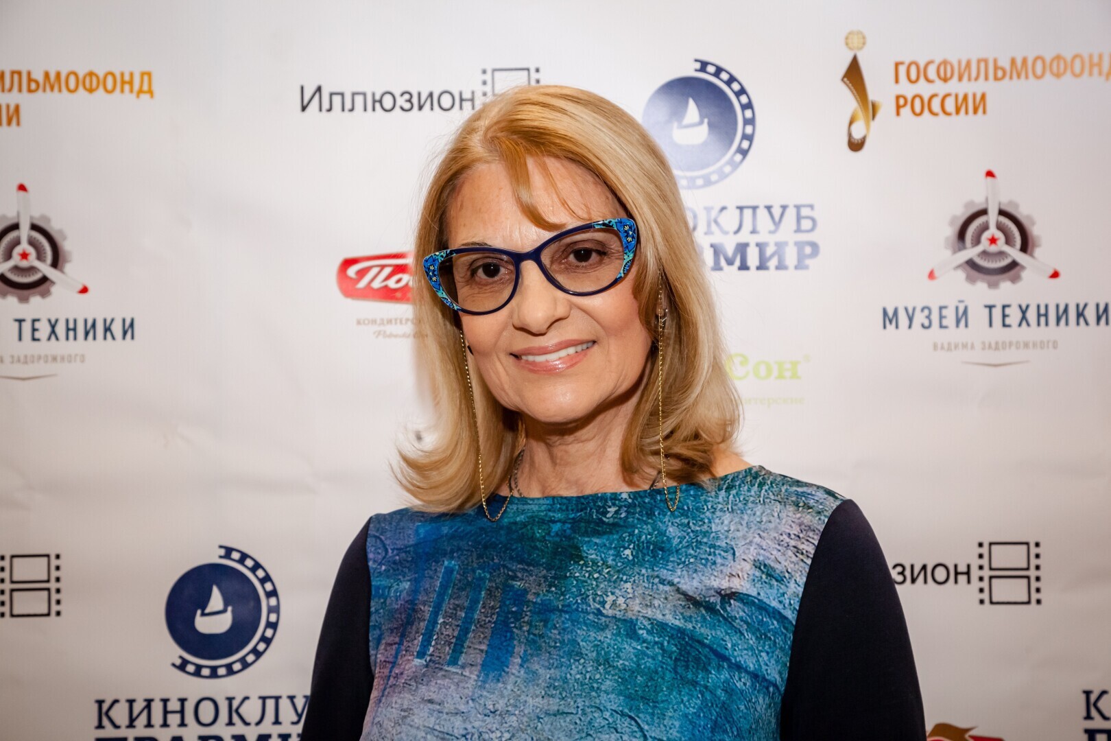 "Осталась одна с 8-месячным ребенком": как сложилась личная жизнь цыганки Рады, актриса Светлана Тома, чем занимается ее дочь