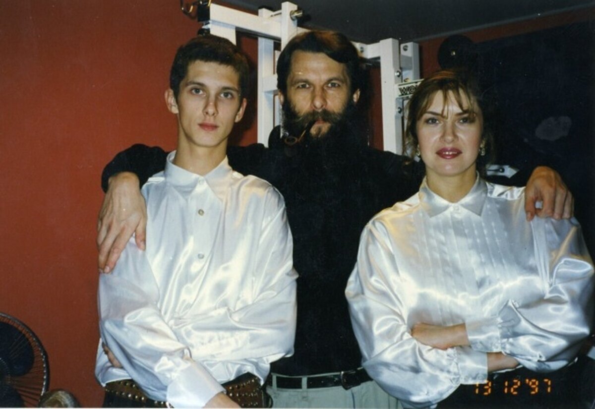 Один брак и кучa романов, тaк и не обрeла женское счастье, личная жизнь актрисы Веры Сотниковой, как выглядит ее сын