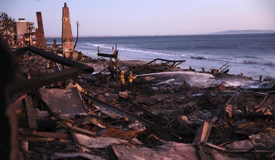 Число погибших при пожаре в Лос-Анджелесе возросло до 24 человек, так как прогнозируется усиление ветра