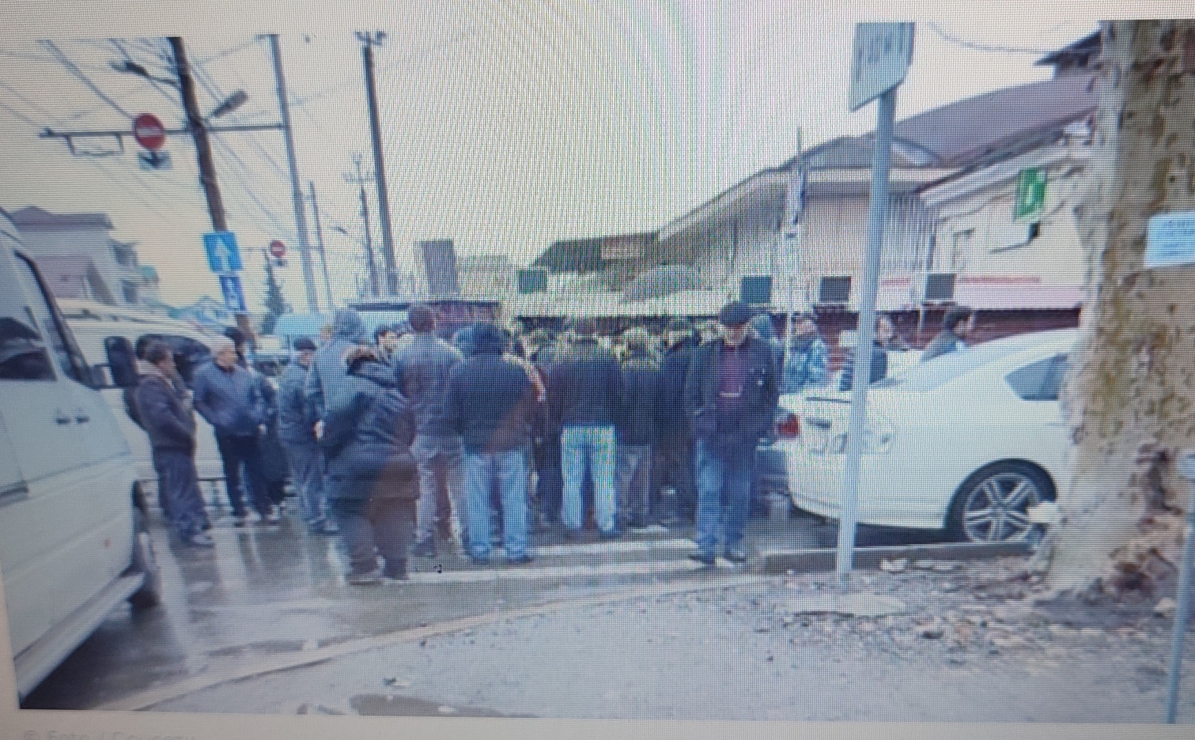 "Пожалуйста, везите нас" В Абхазии идет забастовка маршрутчиков.