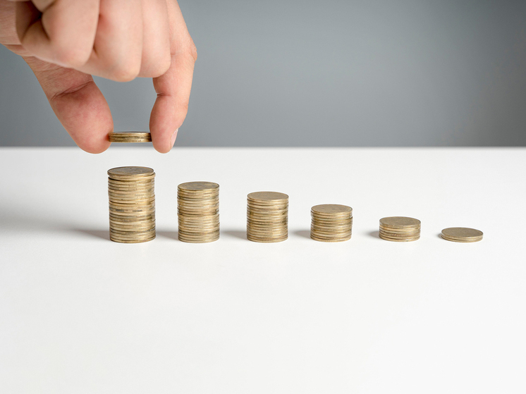 Куда в 2025 году вложить 100 тысяч рублей для максимального дохода