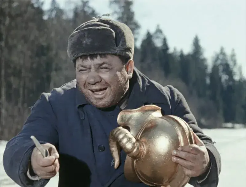 Воры украли 2500-летний золотой шлем из музея