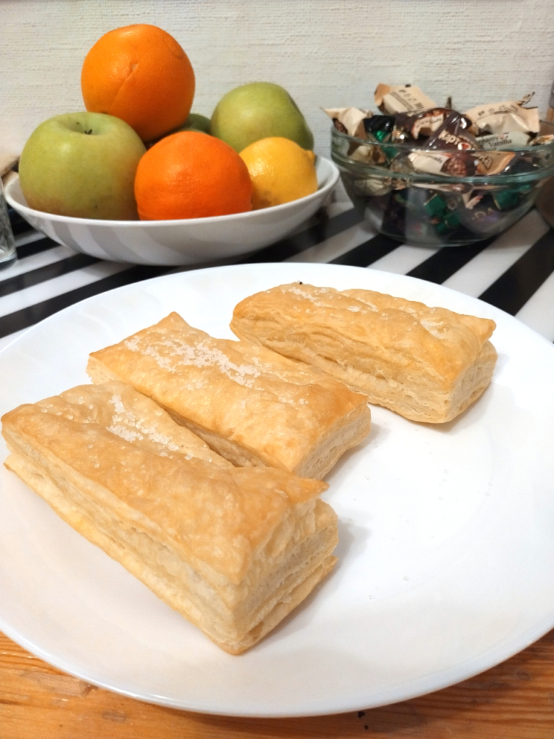 6.99 руб. за язычок слоеный - это дорого или дешево?