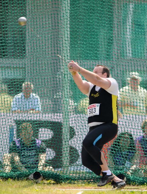 Во время школьных соревнований по метанию молота в США погиб зритель