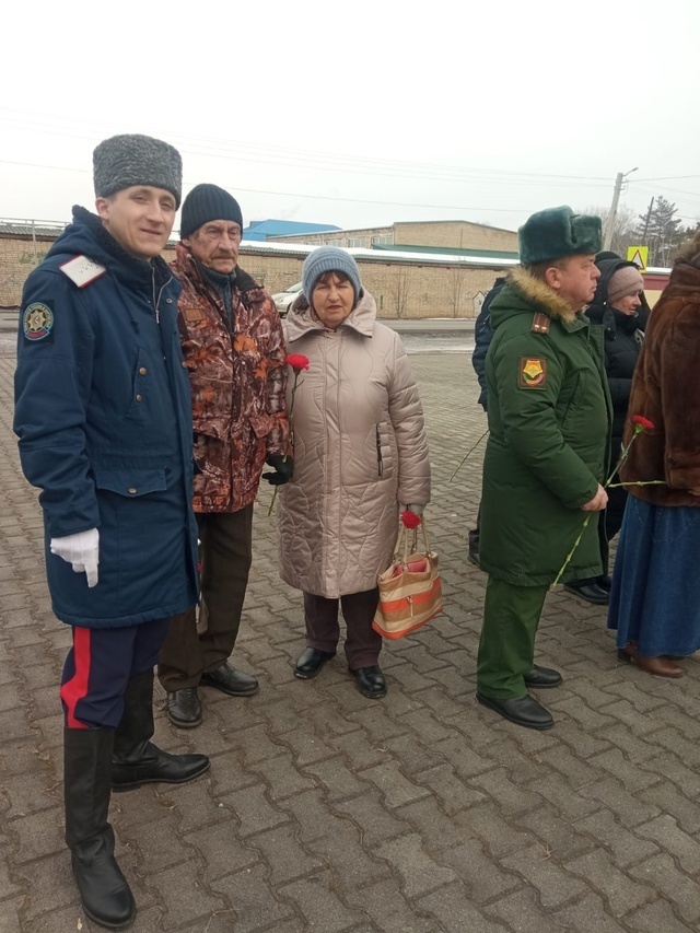 81 годовщина снятия блокады Ленинграда 27 января 2025 год митинг и возложение цветов к памятнику Скорбящая мать село Черниговка