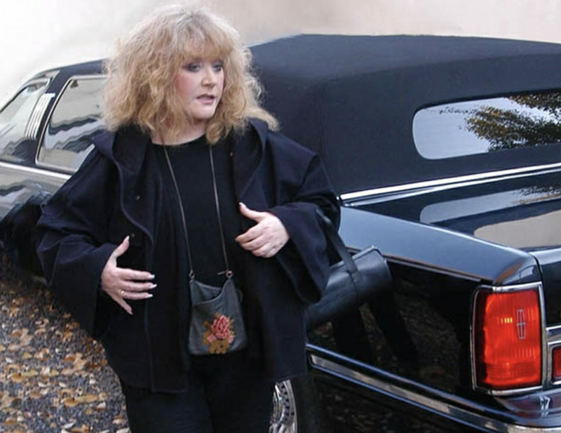 Пугачева захотела домой. По слухам - власти её простили