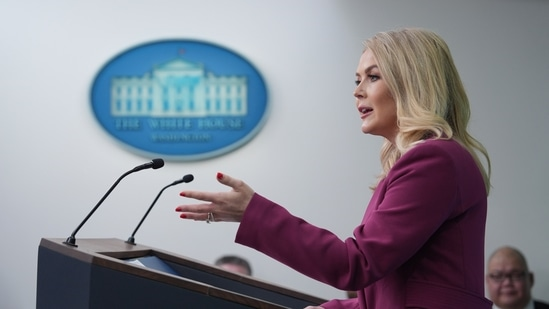 Критика Кэролайн Ливитт сонного Джо и жаркая перепалка с Кейтлан Коллинз