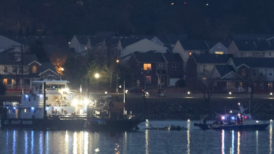 США ограничивают полеты вертолетов после крушения в Вашингтоне, обнаружены черные ящики