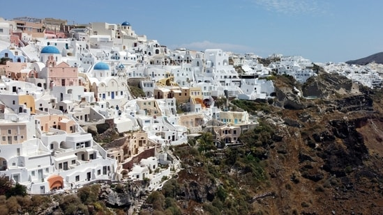 Греция. Спасательные бригады направлены на Санторини после 200 подводных землетрясений