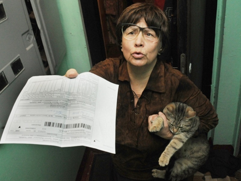 Женщина взыскала с управляющей компании 15 тыс руб морального вреда за то, что с неё взыскивали несуществующий долг по ЖКУ